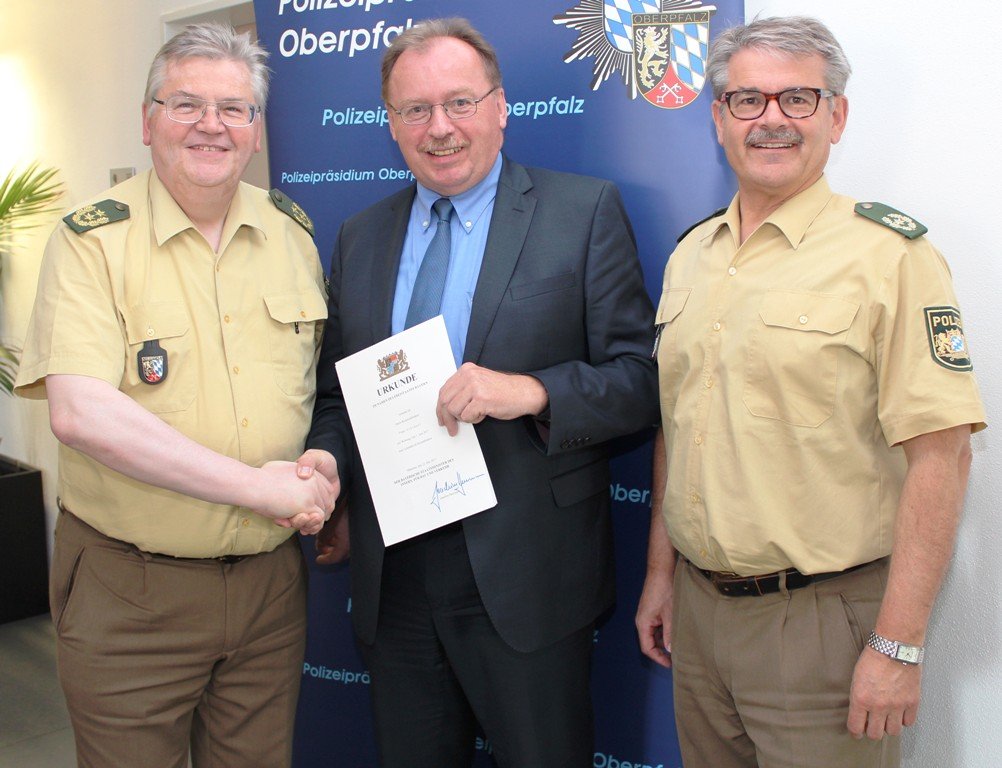 Beförderung für Franz Schimpel, den Leiter der Kripo  