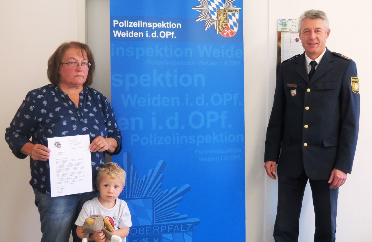 Bürgersinn bewiesen und Betrügerin das Handwerk gelegt