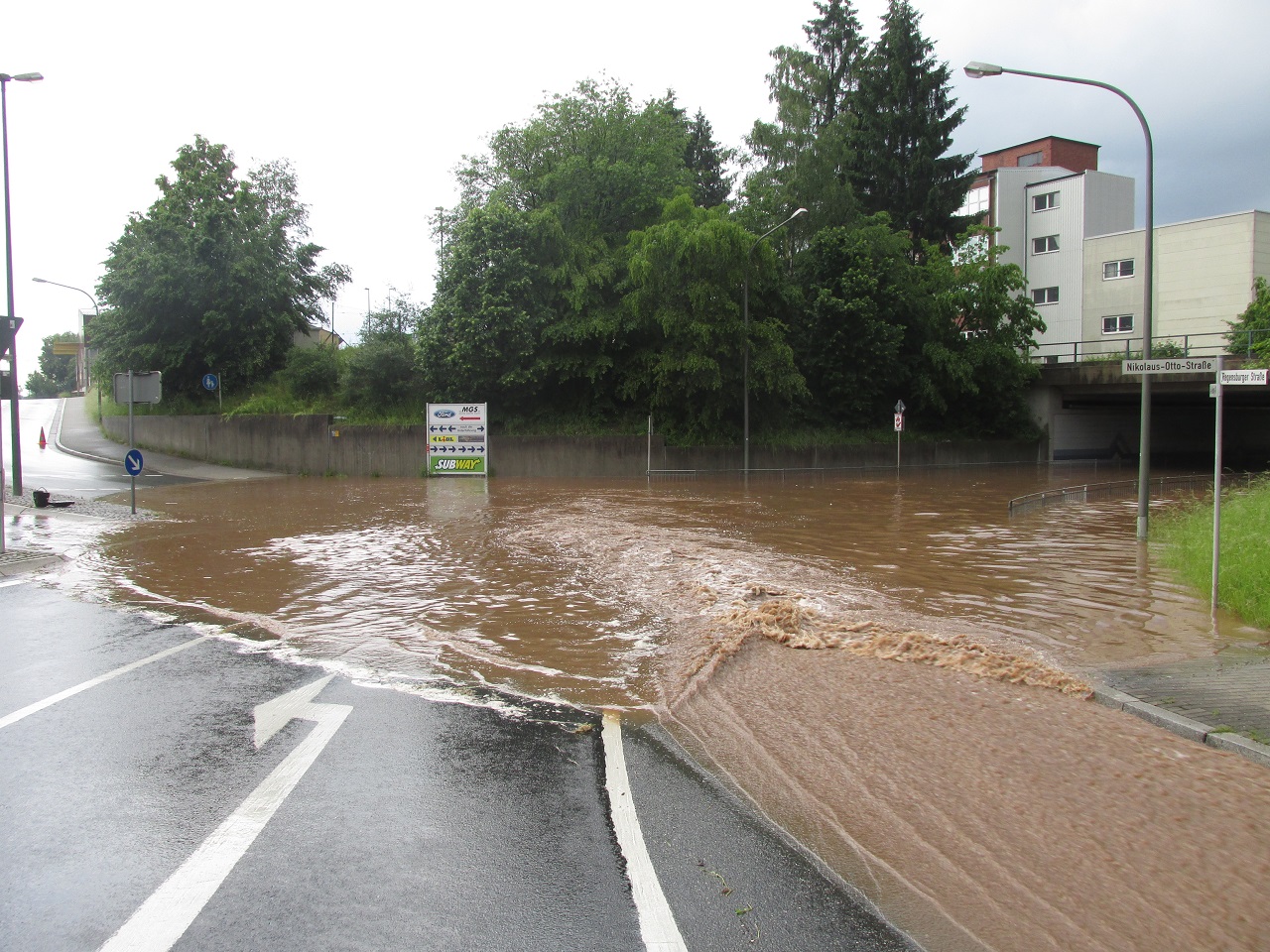[Update] Unwetter sorgt für Überflutung in Weiden