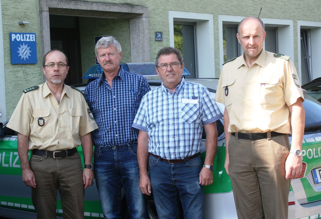 Zwei „Urgesteine“ der Neustädter Polizei in den Ruhestand verabschiedet  