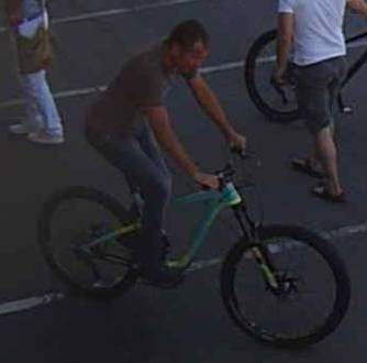 Polizei sucht Fahrraddieb