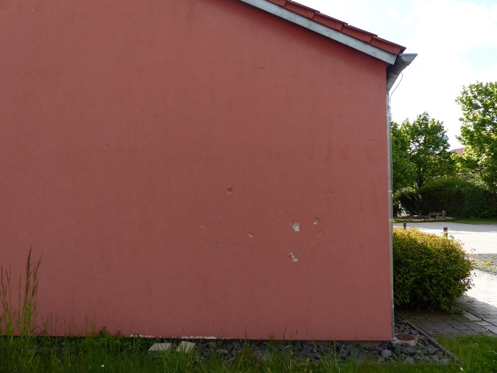 Steinewerfer beschädigen Vereinszentrum