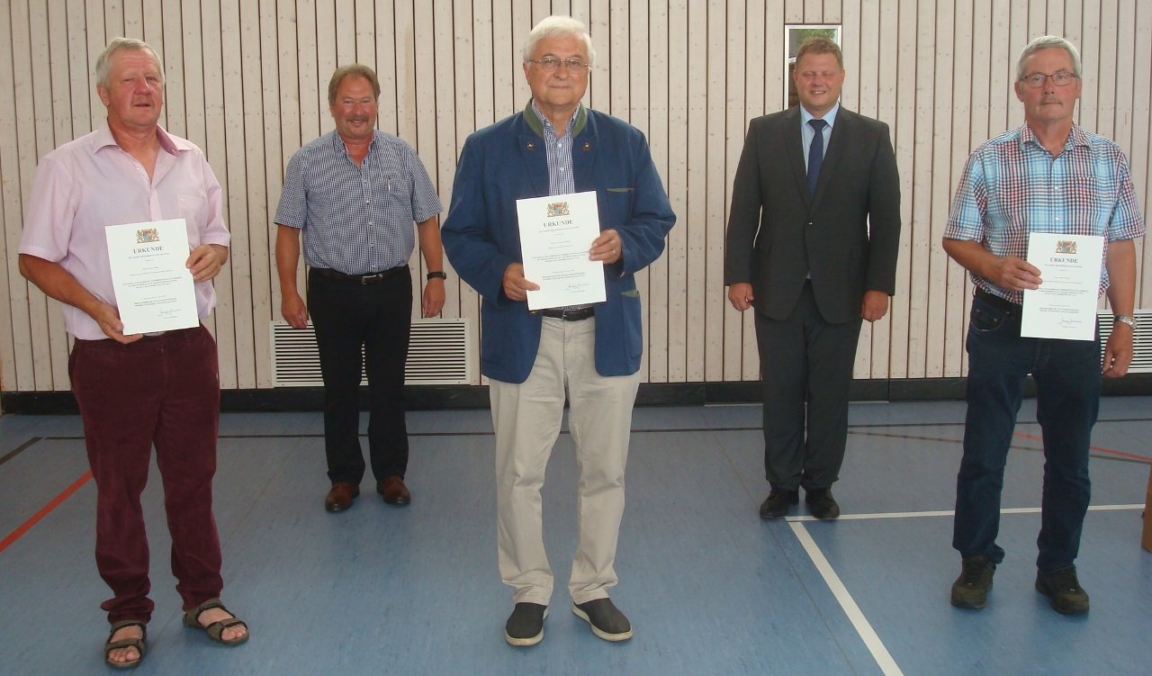 Sieben Ehrenmänner in Mitterteich