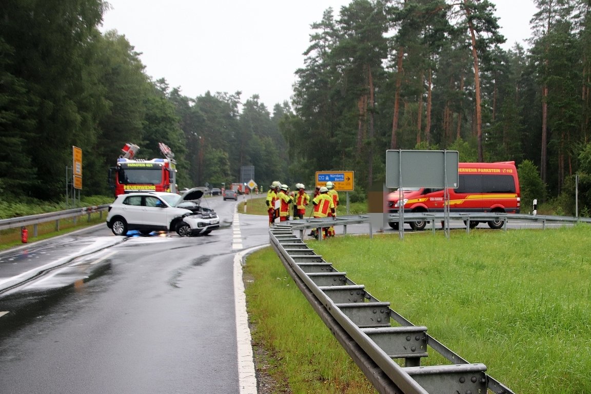 Unfall B470: Viel Blechschaden