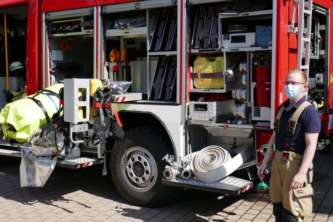 Stichflamme bei Löschversuch – doch Feuerwehr Tirschenreuth hat alles unter Kontrolle