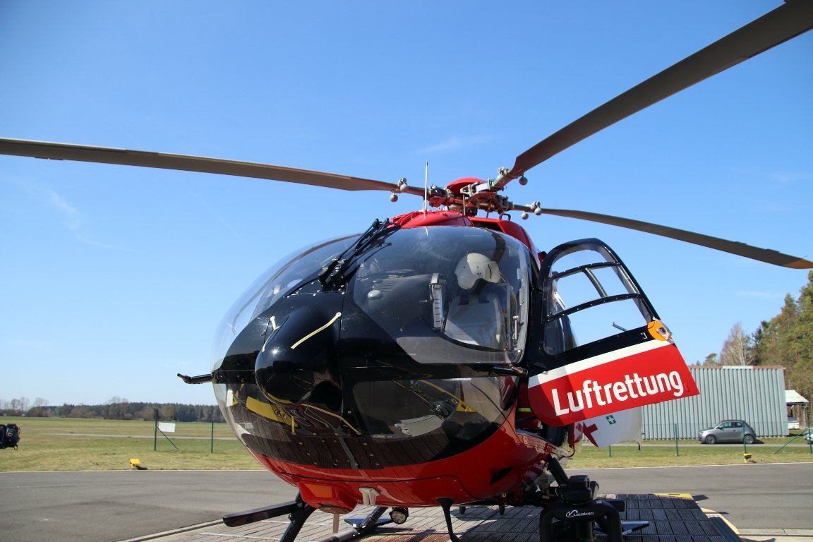 Tödlicher Unfall bei Fronberg: Wohnmobil-Fahrerin übersieht Motorrad