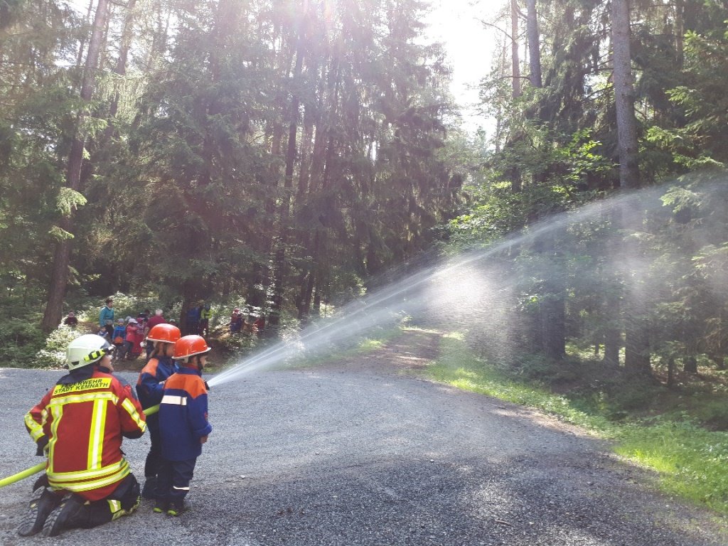 Feuerwehr rückt bei den „Waldbären“ an