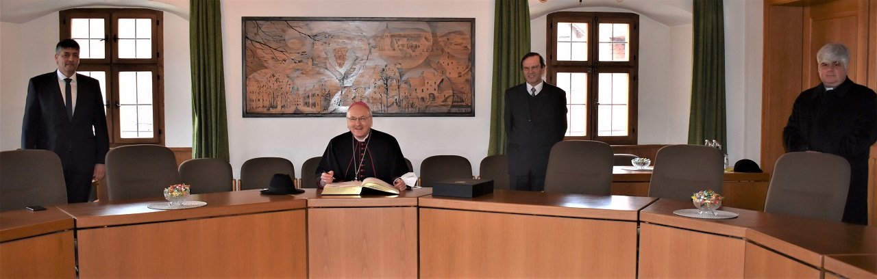 Besuch des Bischofs: „Gottes Segen für alle Bürger“