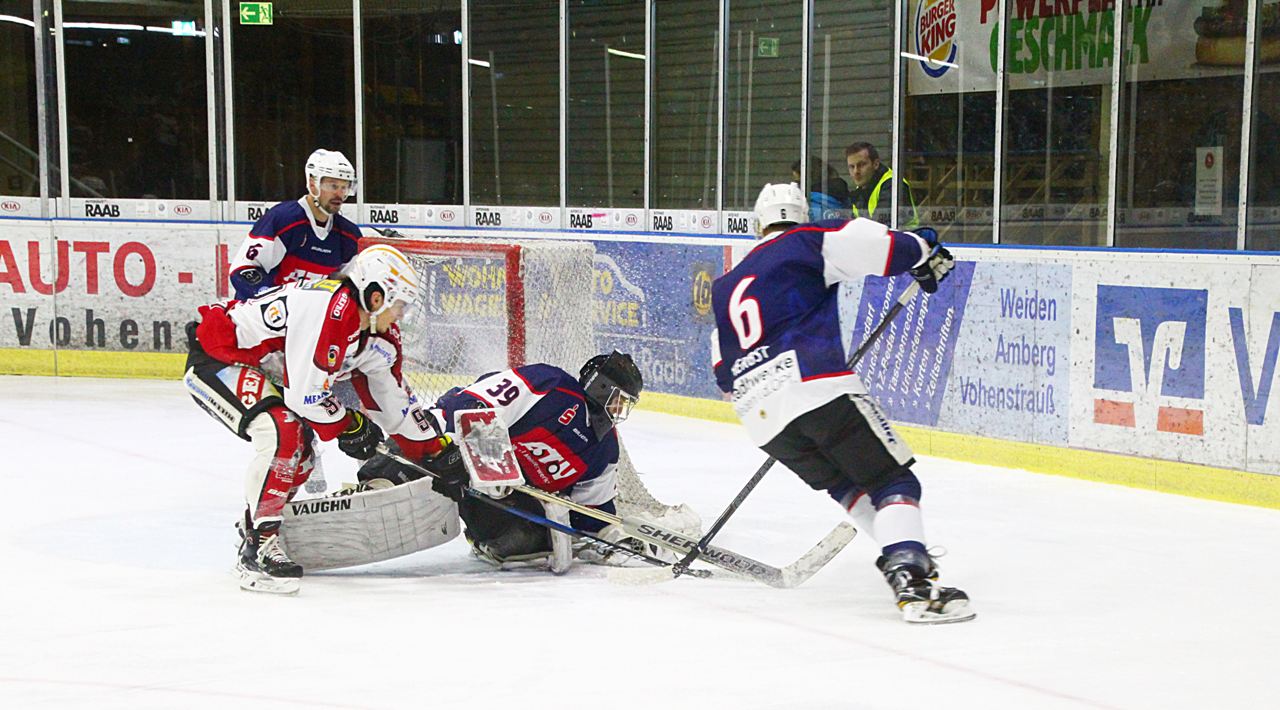 Schwache Blue Devils rücken auf Play-Off Platz vor