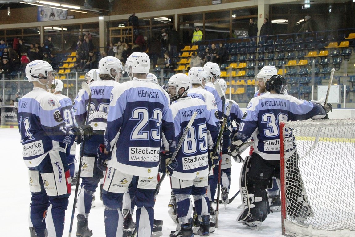 Dein Name auf dem Trikot der Blue Devils!