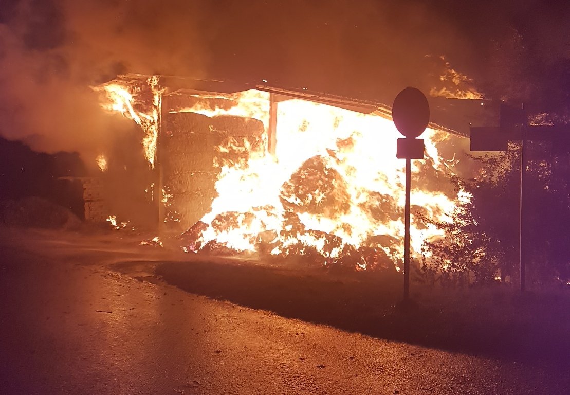 Großeinsatz dauert 11 Stunden: War es Brandstiftung?