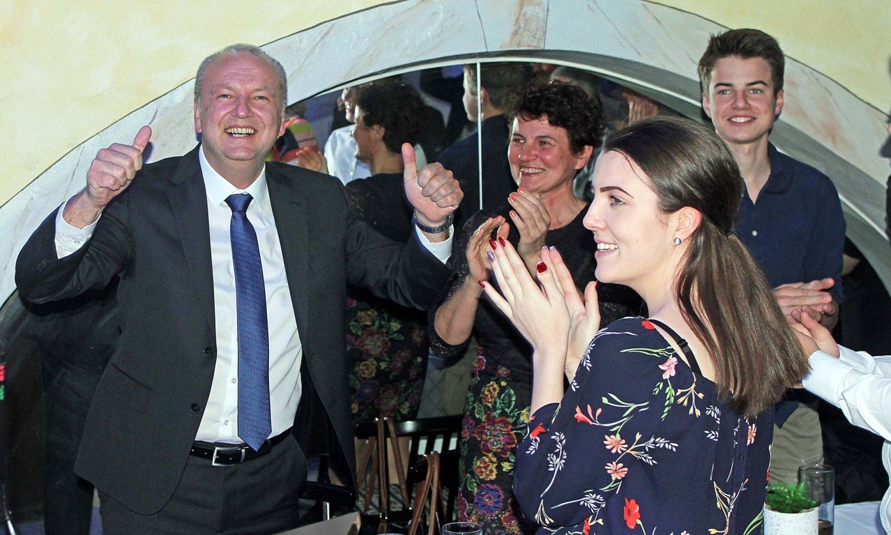 Ein Ruck geht durch Floß
