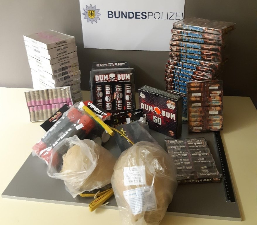Kiloweise „Dum Bum“ und Kugelbomben