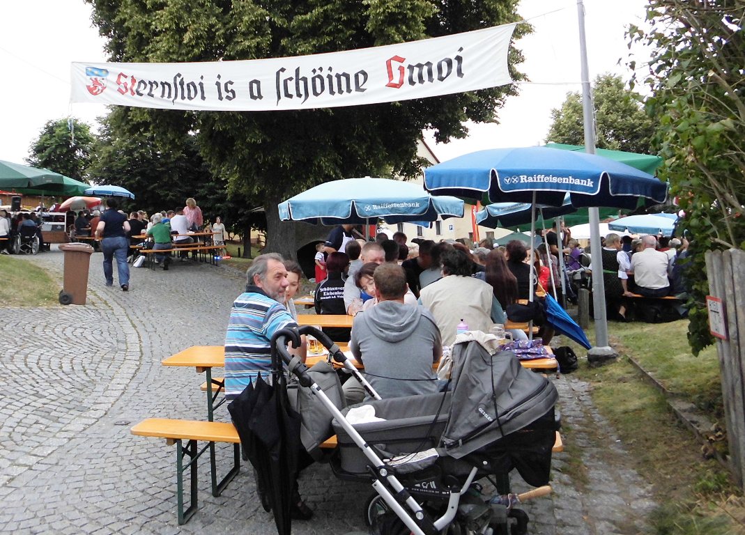 Viele Gäste und tolle Stimmung beim Störnsteiner Backofenfest
