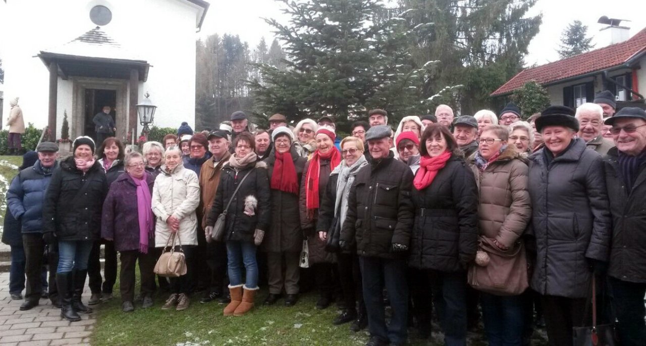 Endlich wieder Schnee in Bethlehem: Fahrt zum Adventsingen in Salzburg
