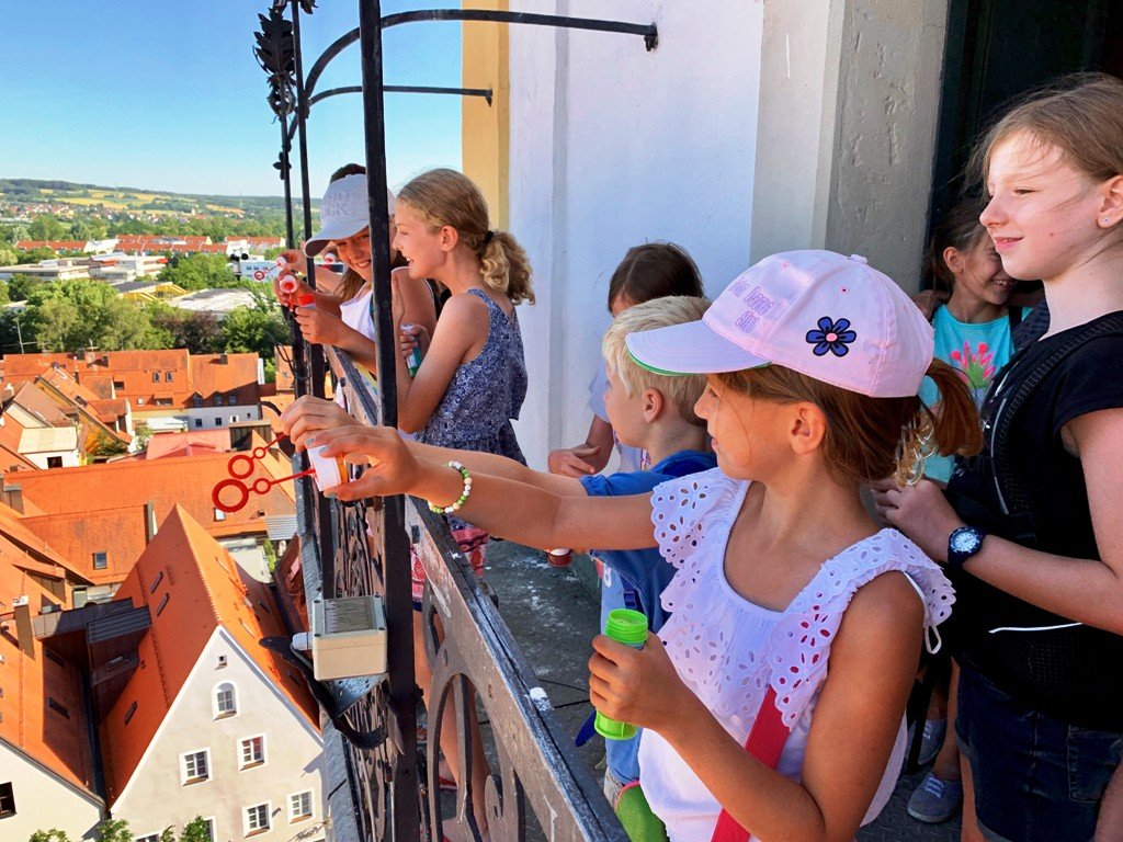Regibert gerettet: Die fleißigsten Leser besteigen Michaels-Turm