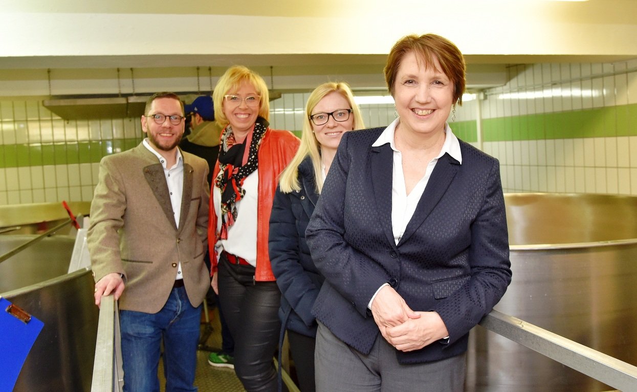 Moderne Etiketten und neue Biersorten: MDL Karl zu Gast bei Gambrinus