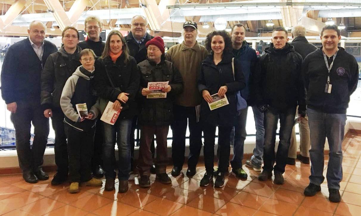 Caritas-Klienten besuchen Blue Devils Partie gegen Waldkraiburg