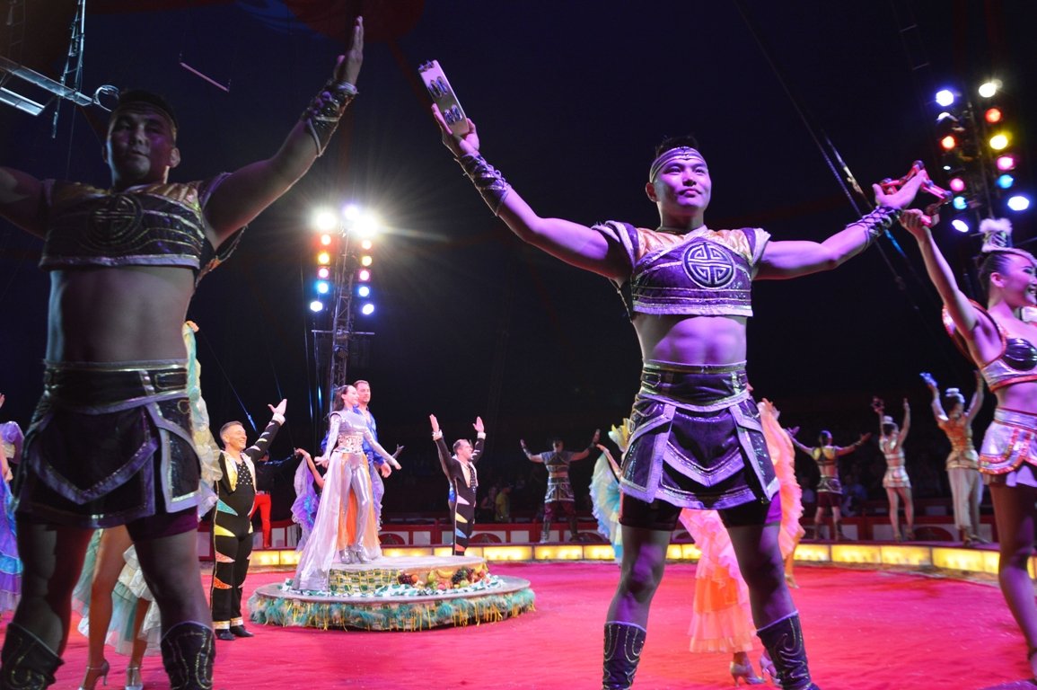 Circus Krone: Nervenkitzel dank Crazy Wilson, Flying Zuniga und Khadgaa