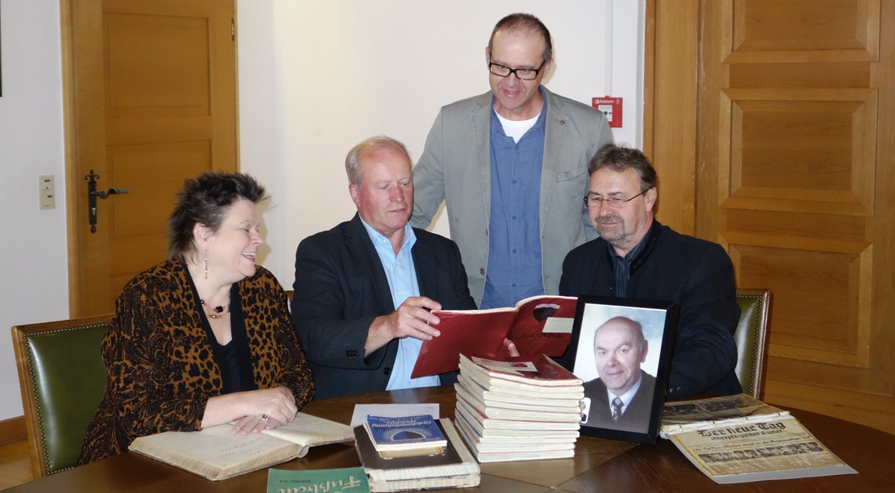 SpVgg Weiden übergibt Spannendes aus dem Archiv