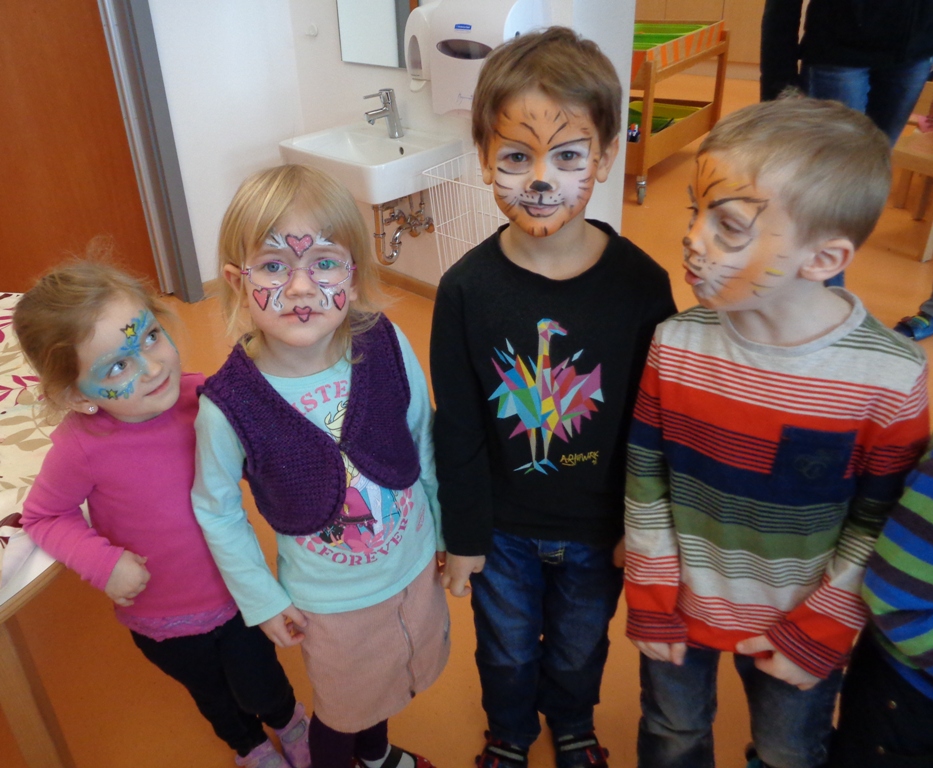 Wiesauer Hotelfach-Schüler besuchen Kinderhaus Kunterbunt
