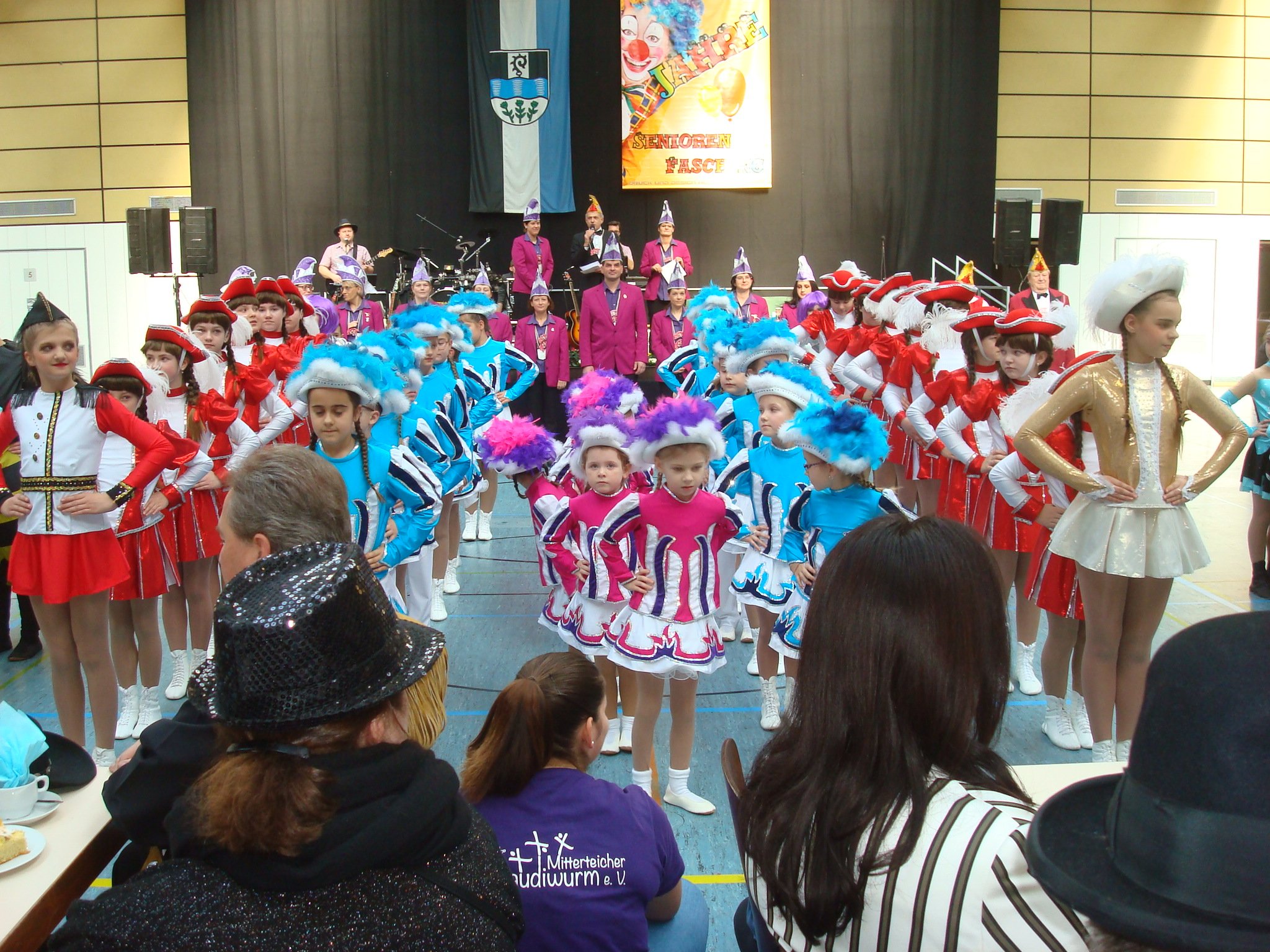Volles Haus beim Seniorenfasching in Middadeich