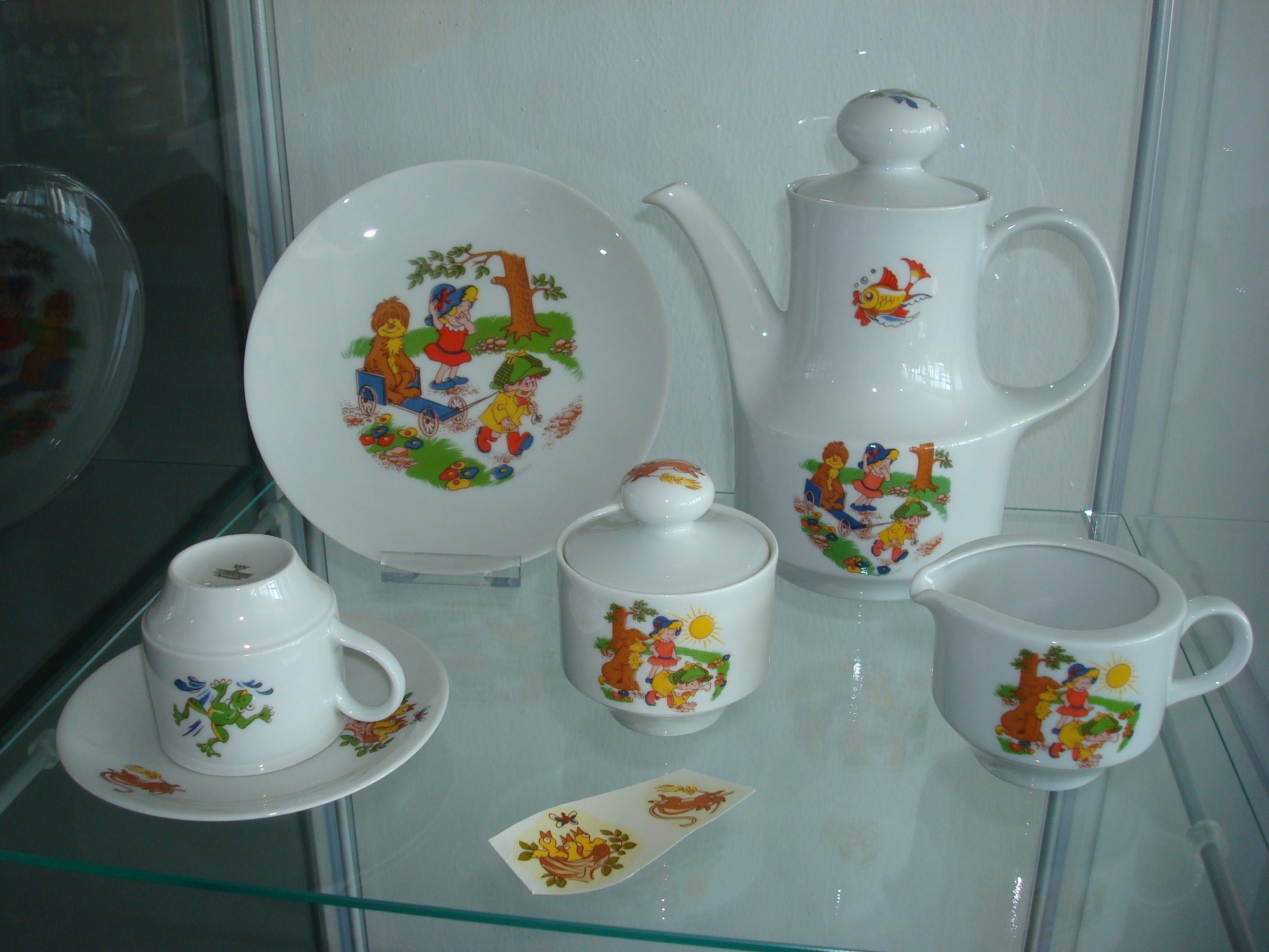Viele Neuerungen im Porzellanmuseum: Porzellan, Glas und Holz im Fokus