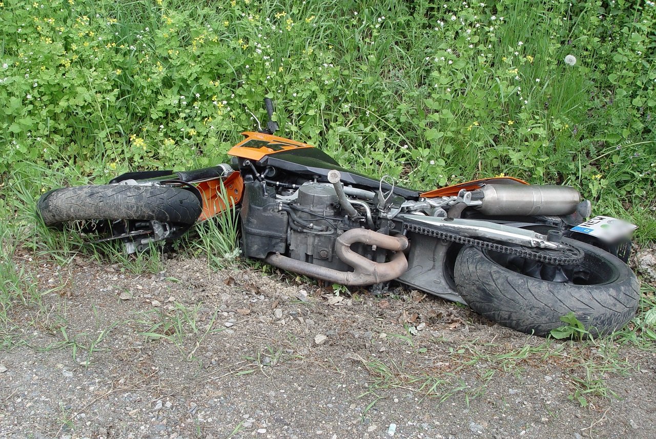 Motorradfahrer schwer verletzt