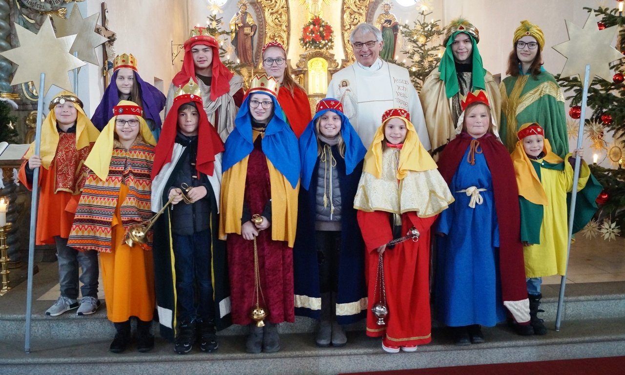 Sternsinger in drei Gruppen unterwegs