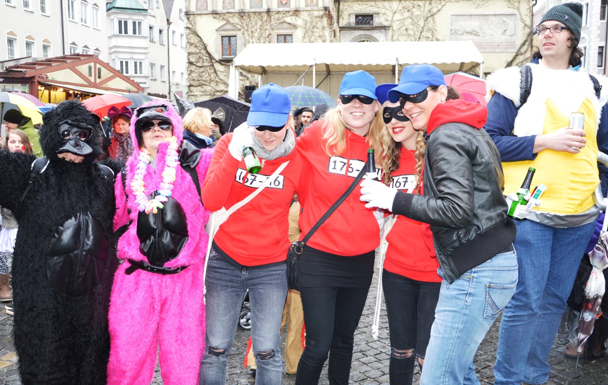 Faschingstreiben trotzt Wind und Wetter