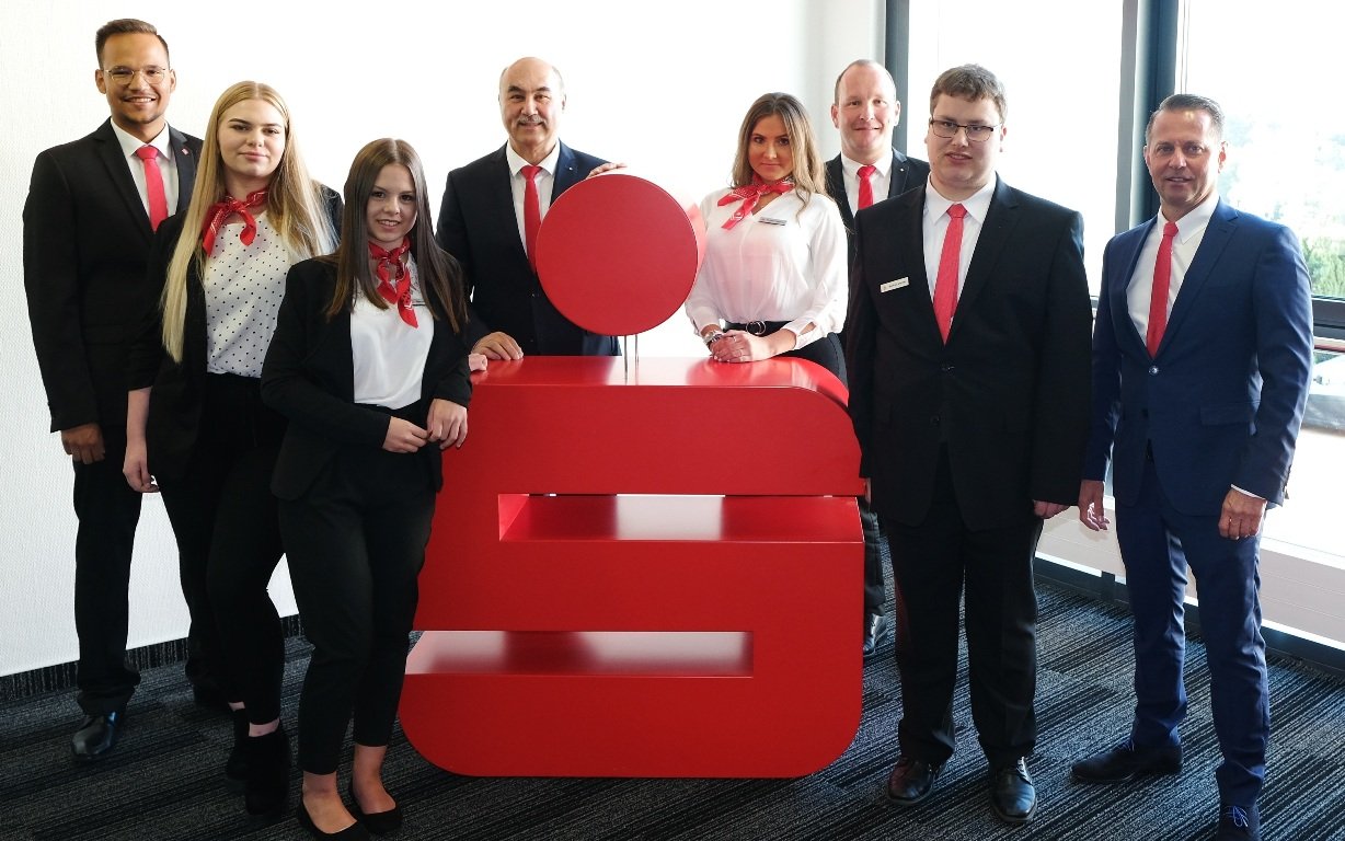 Durchstarten ist einfach: Arbeitsbeginn bei der Sparkasse