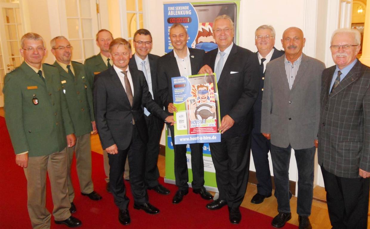 „Houst a Hirn, lousd as Handy lieng“: Tirschenreuther Kampagne begeistert in München