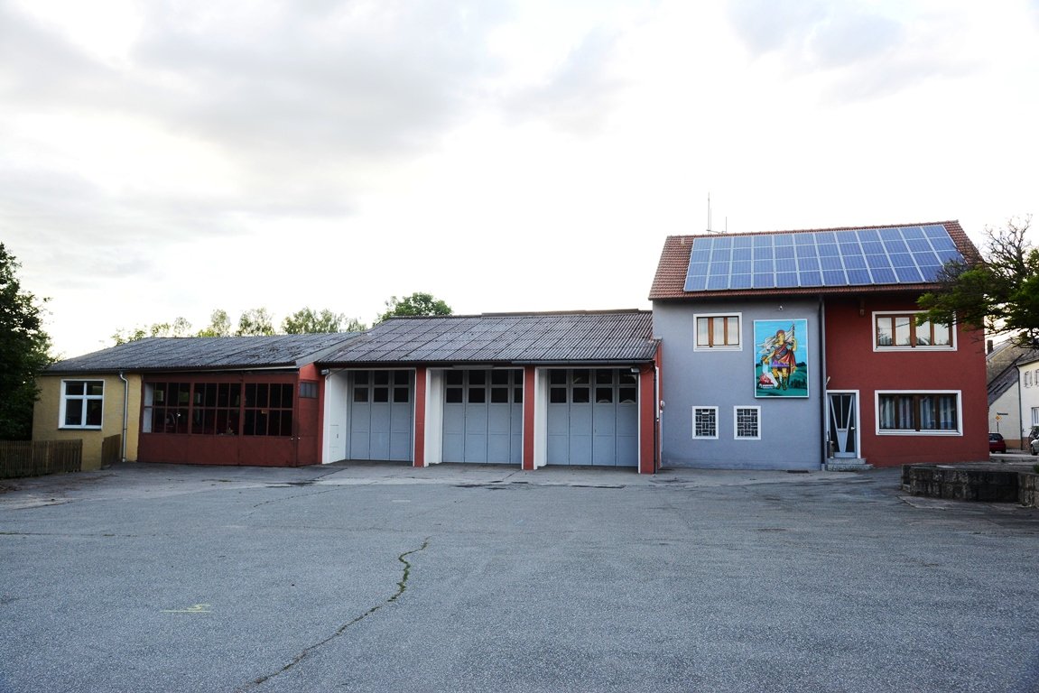 Neues Feuerwehrgerätehaus samt Stellplätzen in Eslarn