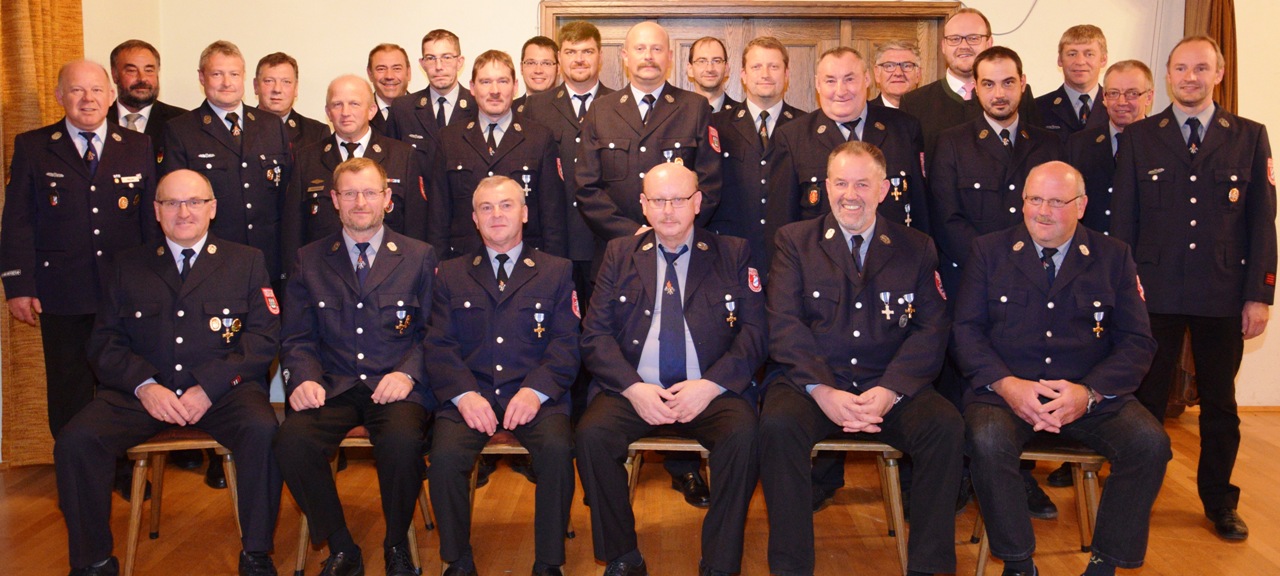 Verdiente Feuerwehrmänner werden geehrt