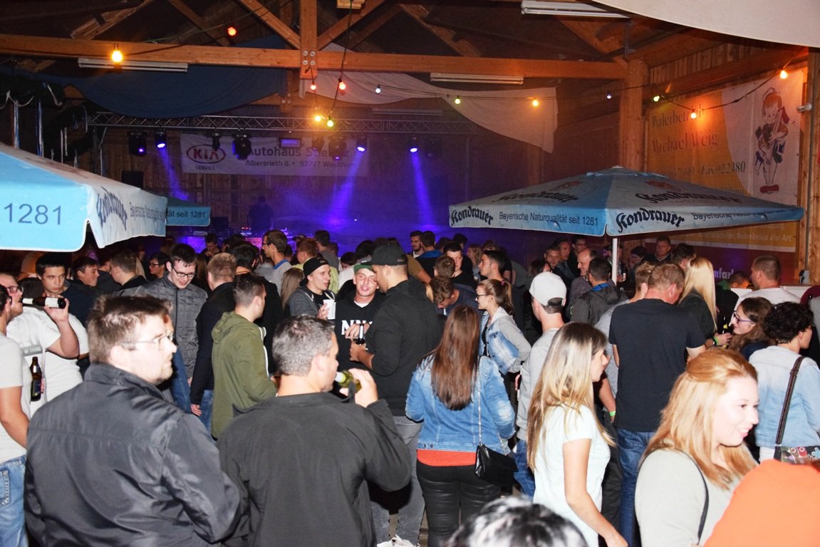 Vereinshalle wird zur Disco