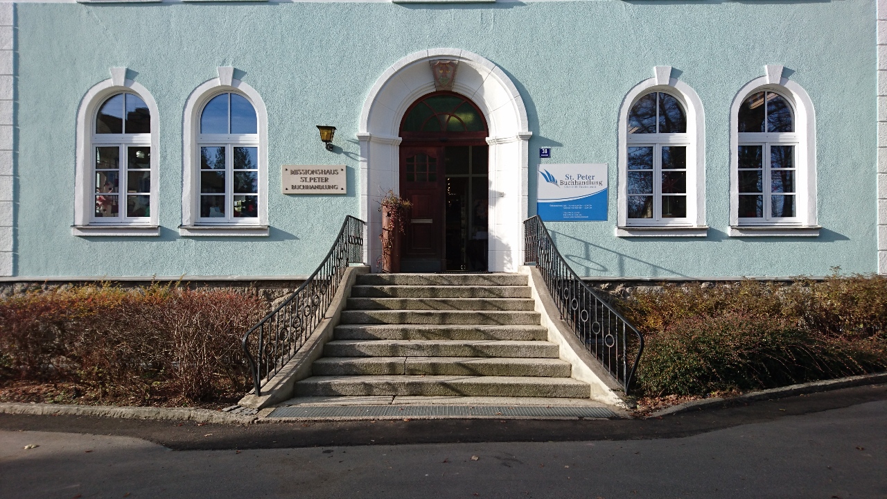 St. Peter Buchhandlung ist „genialokal“