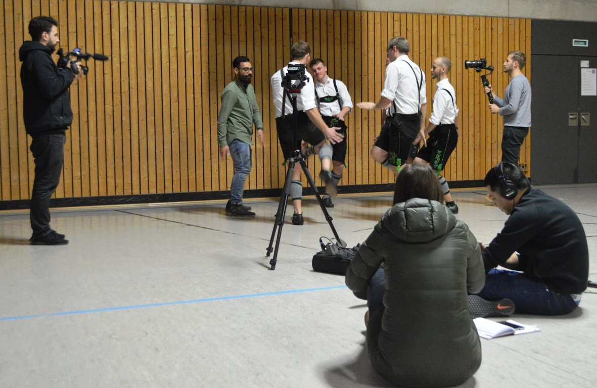 Crashkurs in Bayerischem Brauchtum: Salim und die Schenkelzinterer
