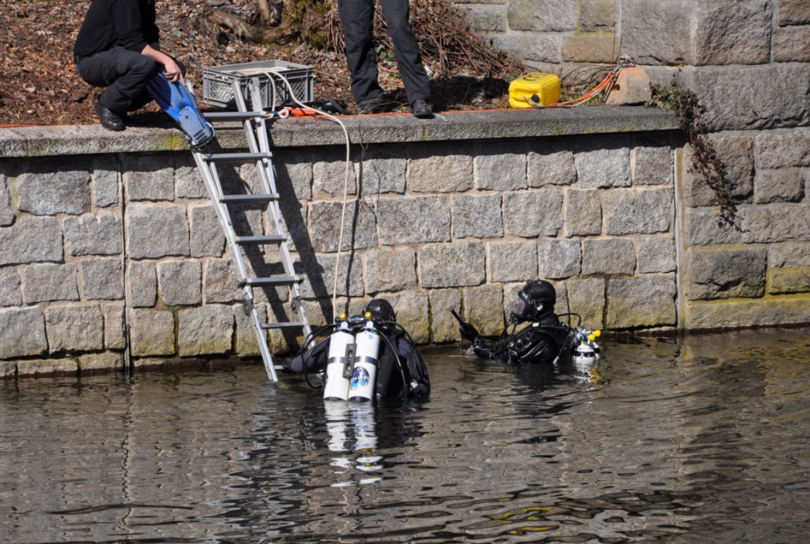 Polizeilicher Großeinsatz am Flutkanal