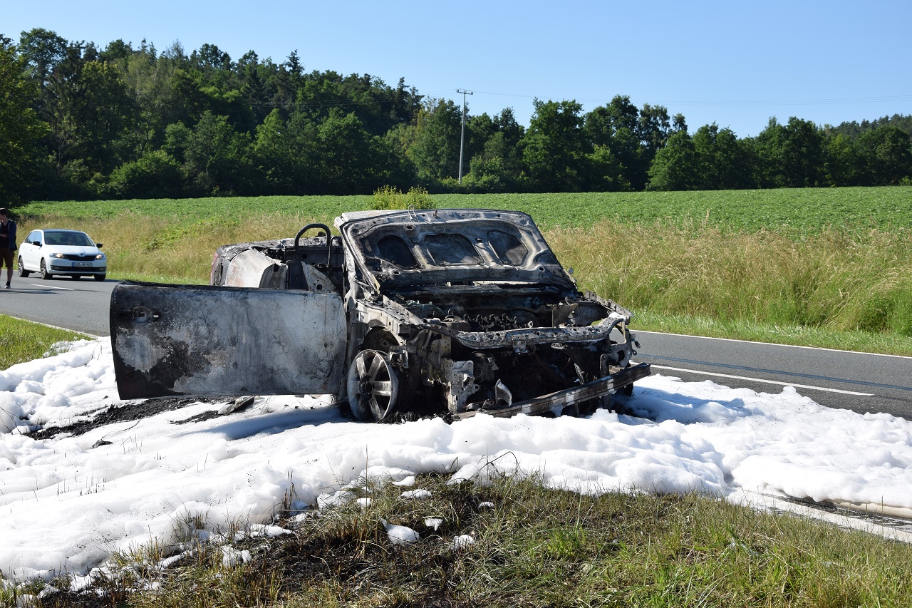 Brennendes Auto bei Oberköblitz