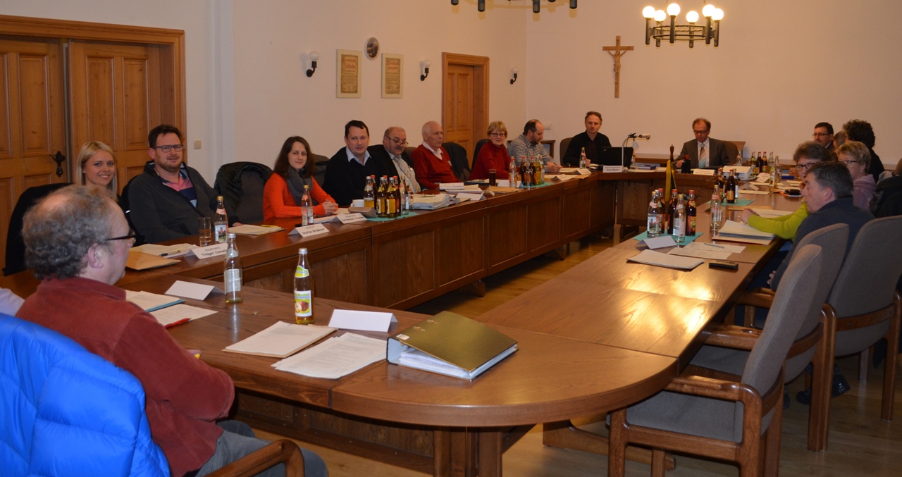 Stadtratssitzung: Neue Alarmanlage, aber kein Dachausbau