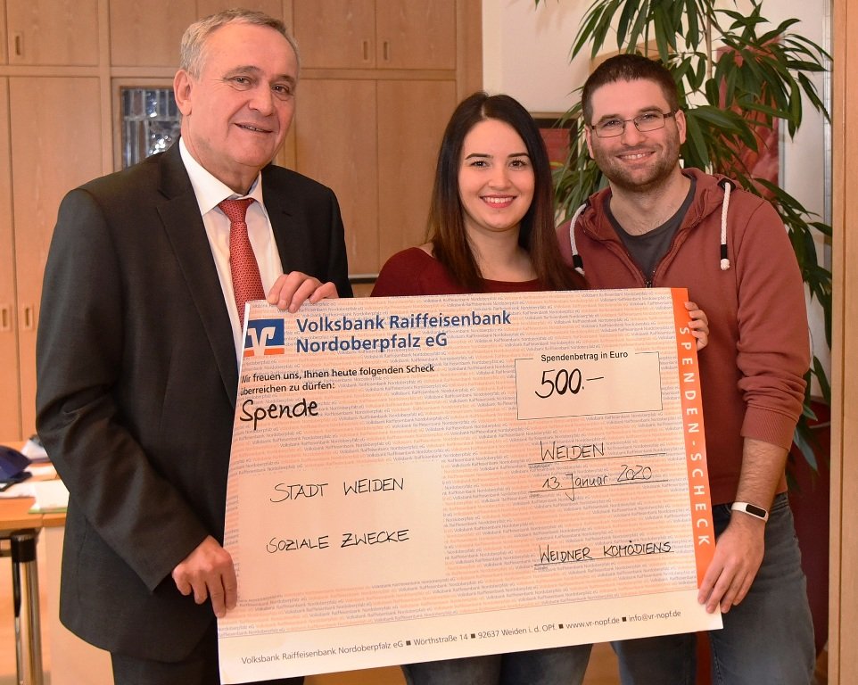 Weidener Komödiens übergeben Spende
