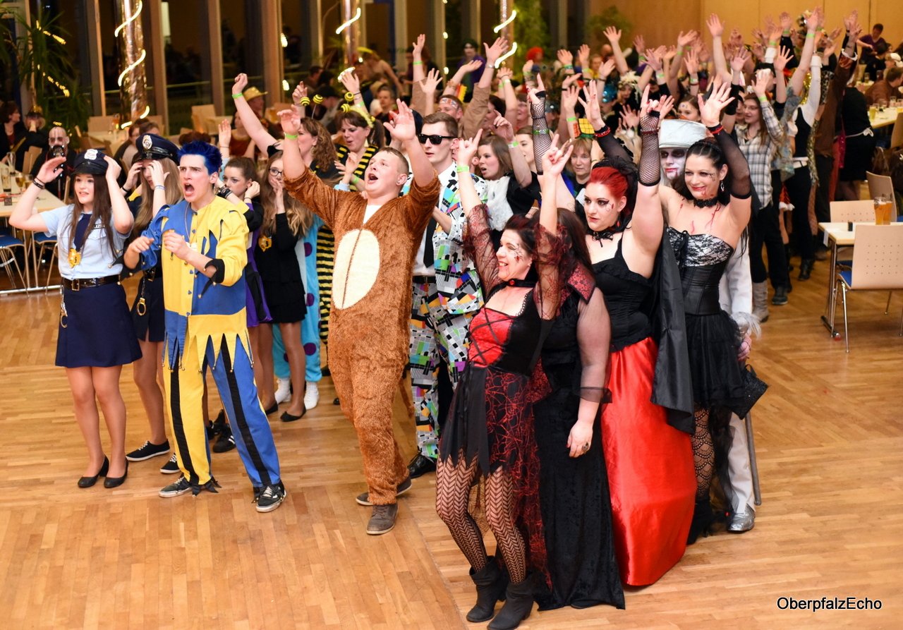 Lumpenball: Vampire fahren mit dem Bob