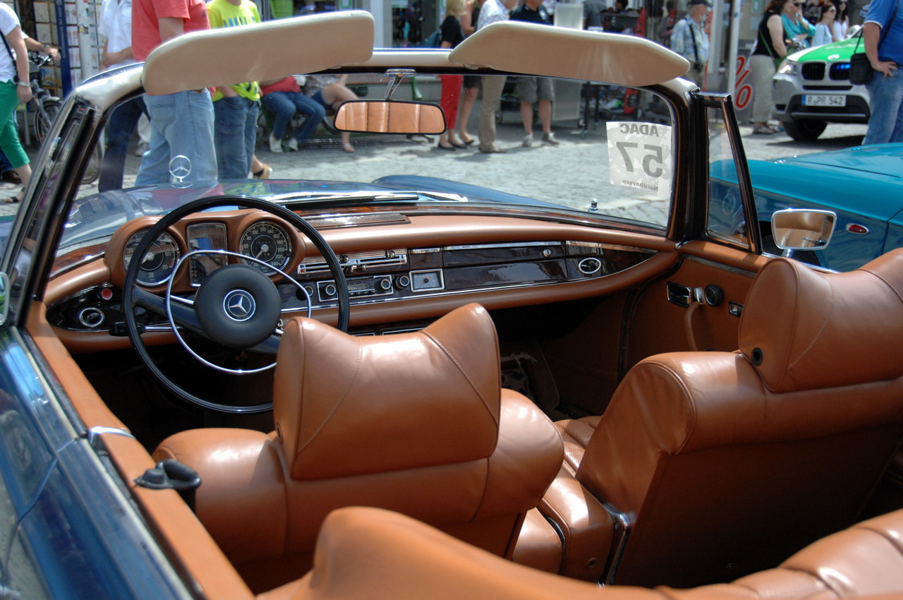 Tolle Oldtimer in der Fußgängerzone