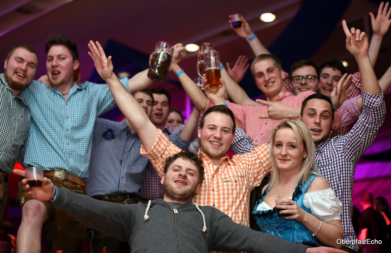Rockbieranstich feiert Premiere in Neustadt