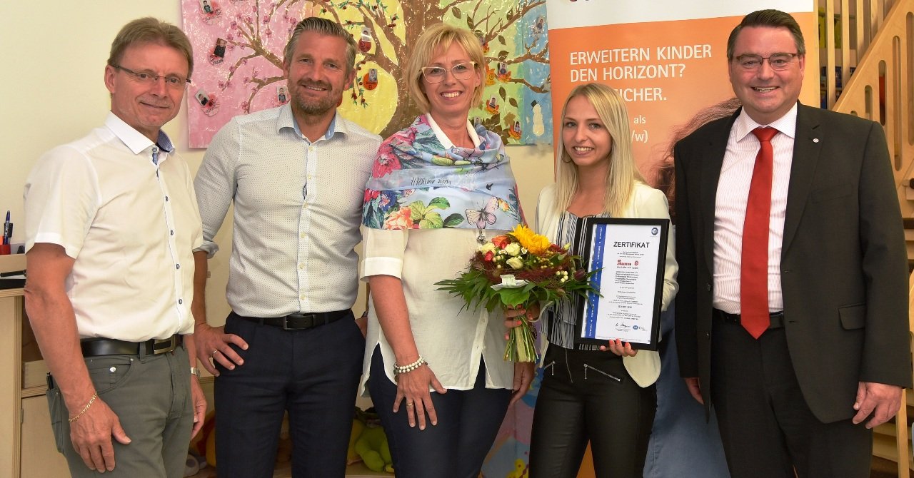 TÜV-Zertifikat an den Johanniter-Kindergarten „Sonnenland“ in Weiden