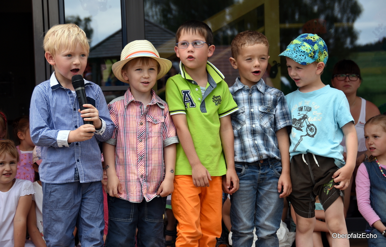 Fest zu Ehren der Omis und Opis