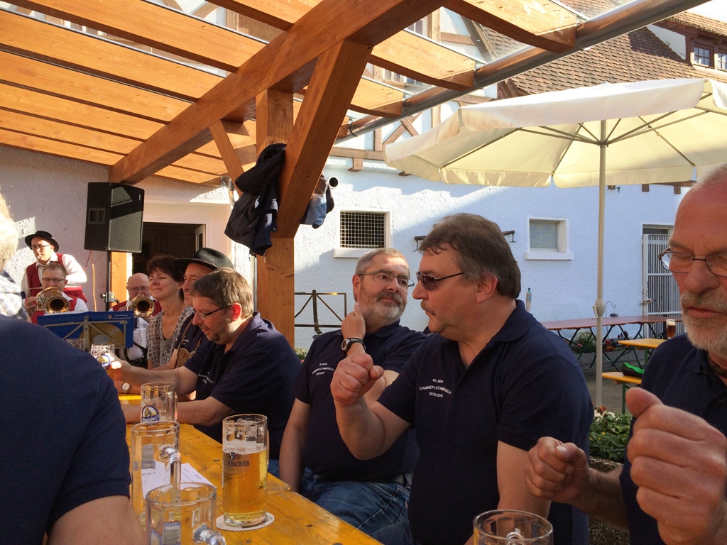 Pressather Dammerstammtisch feiert Rubin-Jubiläum: 40 Jahre Dammerstammtisch
