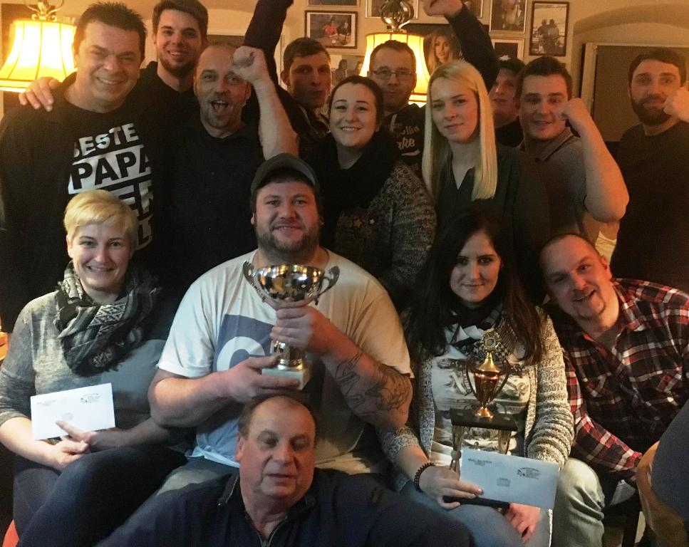 Erster Doppel-Gewinner beim Dartturnier