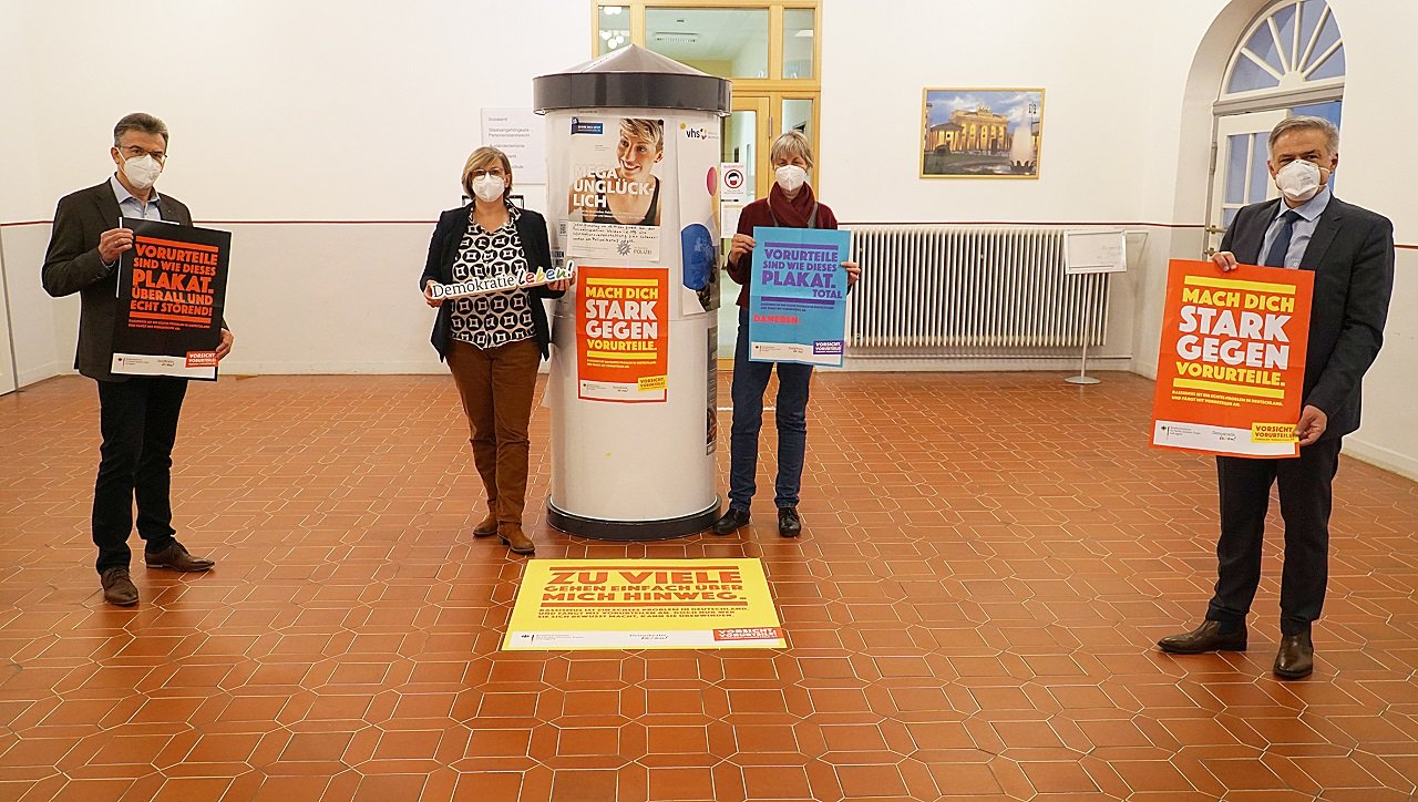 „Vorsicht Vorurteile“: Plakataktion gegen Rassismus