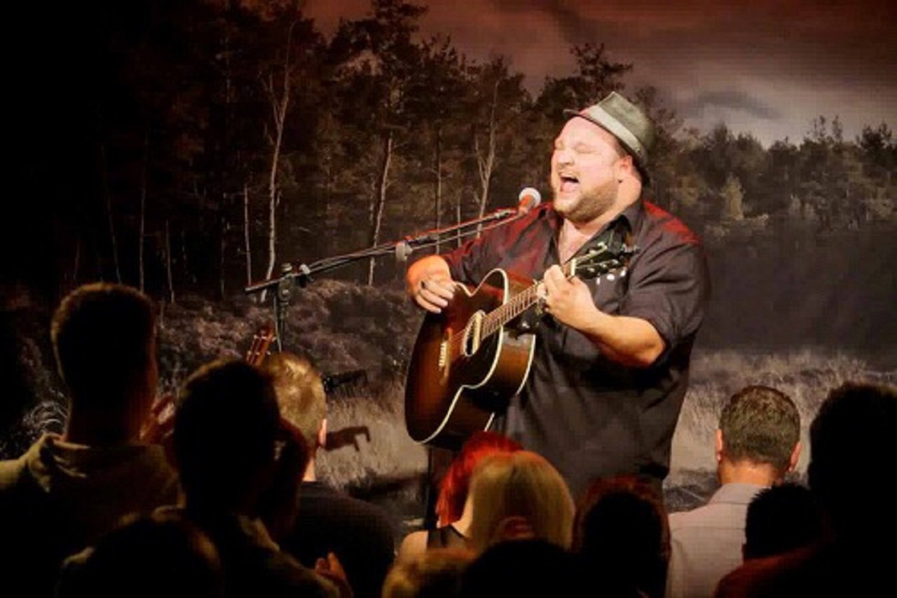 Alex Diehl überwältigt mit Stimme und Gefühl